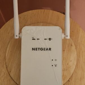 Netgear White WiFi Range Extender EX6100